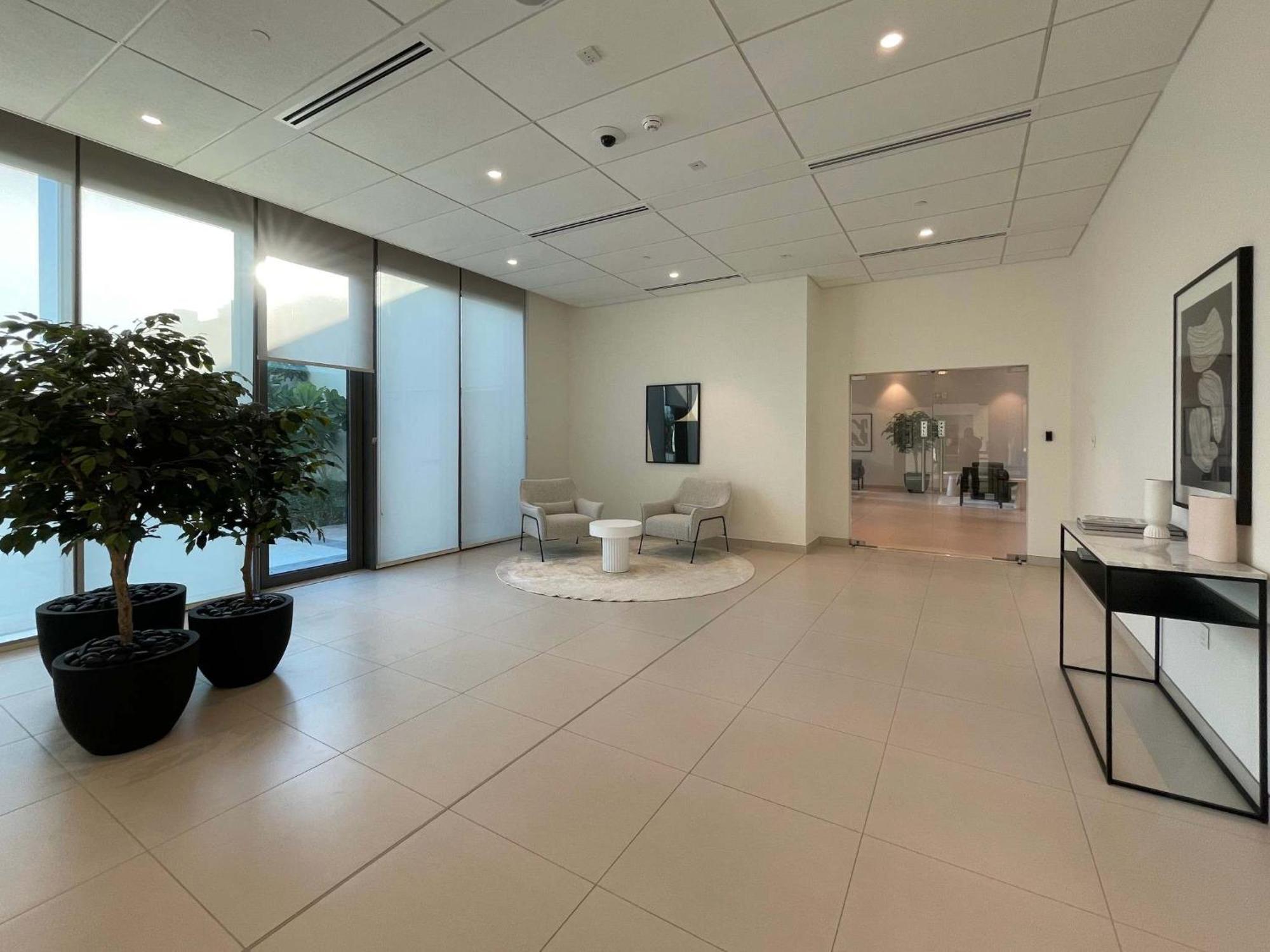 Silkhaus High Floor 2 Bdr In A New Tower * Dubai