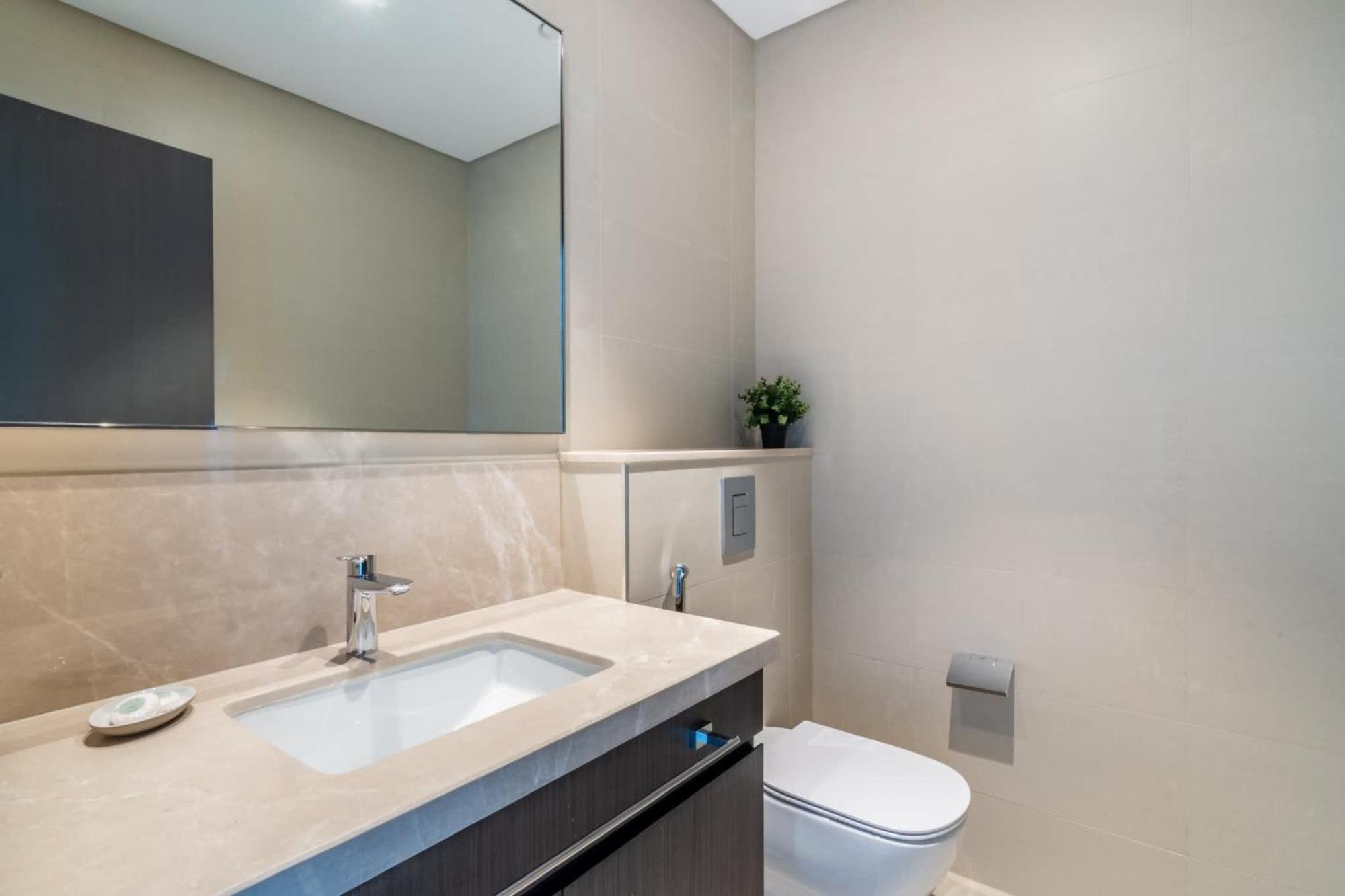Silkhaus High Floor 2 Bdr In A New Tower Apartment Dubai